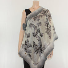 Charger l'image dans la galerie, Vibrant grey flowers shawl #228-27
