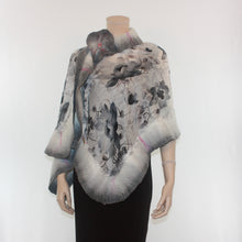 Charger l'image dans la galerie, Vibrant lily grey shawl #228-30