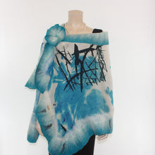 Charger l'image dans la galerie, Vibrant blue white shawl #228-32