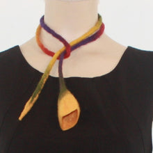 Charger l'image dans la galerie, Broche fleur feutrée humide