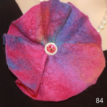 Charger l'image dans la galerie, Broche fleur feutrée humide