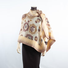 Charger l'image dans la galerie, Vibrant beige shawl #228-19