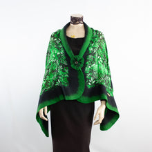 Charger l'image dans la galerie, Vibrant green shawl #228-44