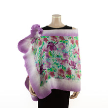 Charger l'image dans la galerie, Vibrant orchid shawl #228-9