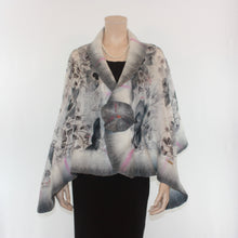 Charger l'image dans la galerie, Vibrant lily grey shawl #228-30
