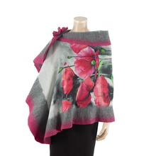 Charger l'image dans la galerie, Vibrant grey and pink poppy shawl #228-7
