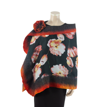 Charger l'image dans la galerie, Vibrant poppies shawl #228-22
