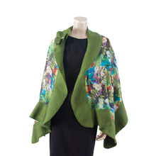 Charger l'image dans la galerie, Vibrant jungle shawl #228-37
