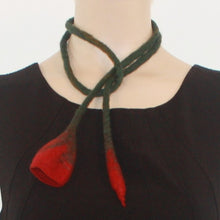 Load image into Gallery viewer, Wet felted flower necklace

