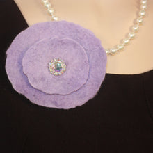 Load image into Gallery viewer, Wet felted flower brooch
