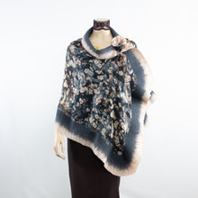 Charger l'image dans la galerie, Vibrant pink flowers shawl #228-24
