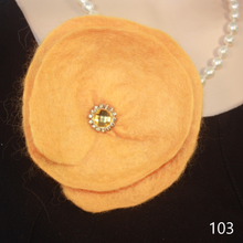 Load image into Gallery viewer, Wet felted flower brooch
