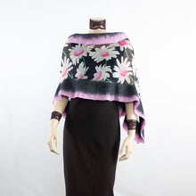 Load image into Gallery viewer, Linked  white flowers scarf #168-11
