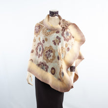 Charger l'image dans la galerie, Vibrant  beige shawl #228-19
