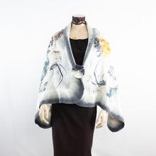 Charger l'image dans la galerie, Vibrant grey flowers shawl #228-43
