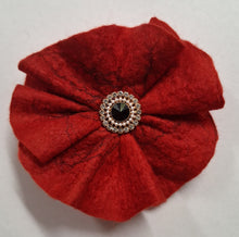 Load image into Gallery viewer, Wet felted flower brooch

