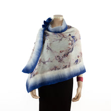 Charger l'image dans la galerie, Vibrant ocean shawl #228-10
